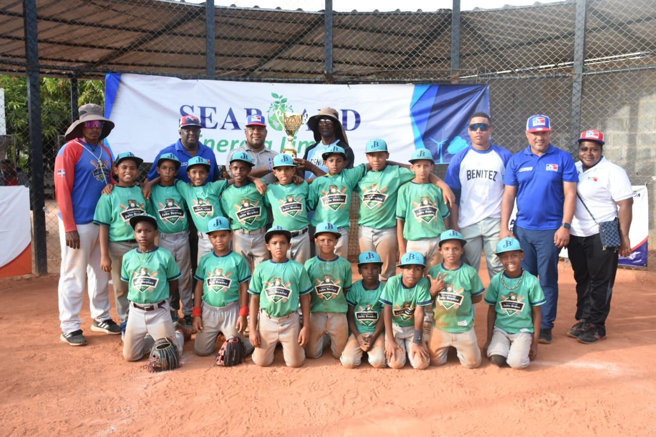 The title is already in Spanish, so there is no need for translation. 

"Liga Julio Benítez se corona campeón en torneo U10 de ABEPROSADO copa Seaboard"