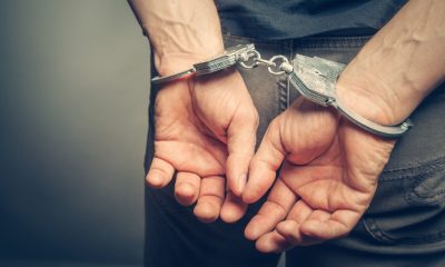 Arrestan a empresario de criptomonedas por fraude multimillonario