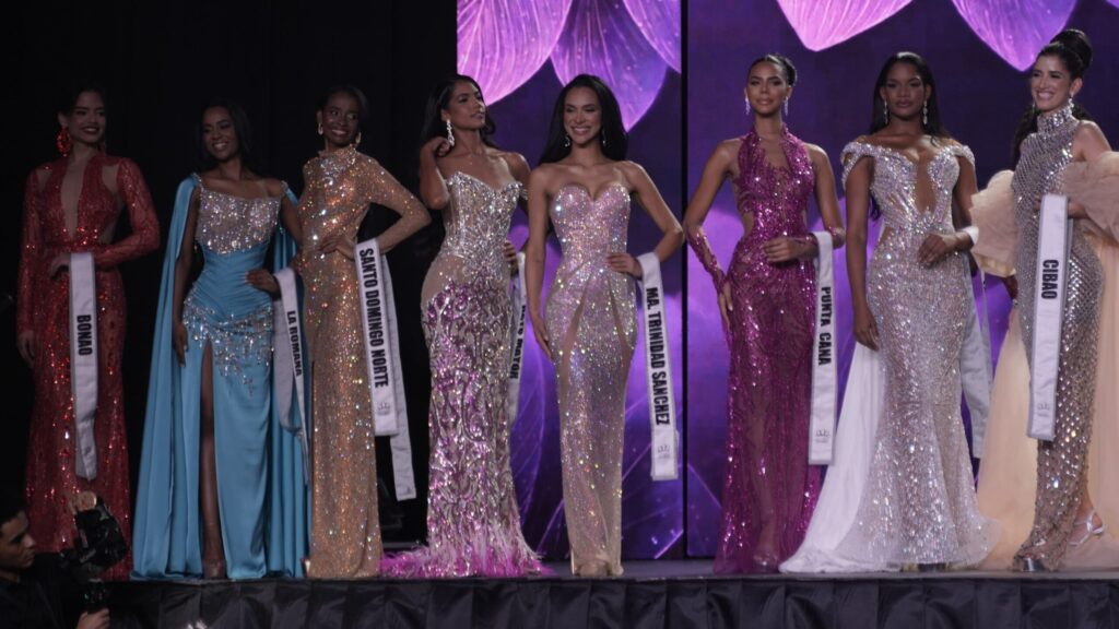 Beldades derrocharon glamour y elegancia en la competencia preliminar del Miss RD 2025 - Noticias de hoy en República Dominicana