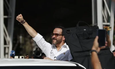 Espriella ejerce su voto en Barranquilla y se muestra confiado en ganar la Presidencia