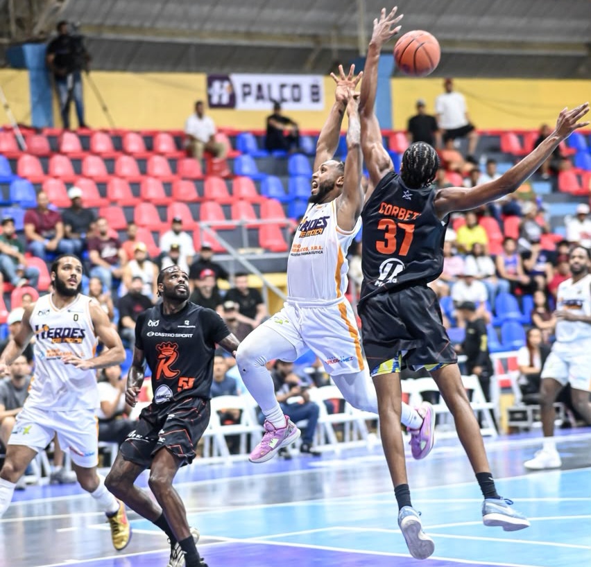 Héroes clasifican a la semifinal al derrotar con drama a los Reales - Noticias de hoy en República Dominicana