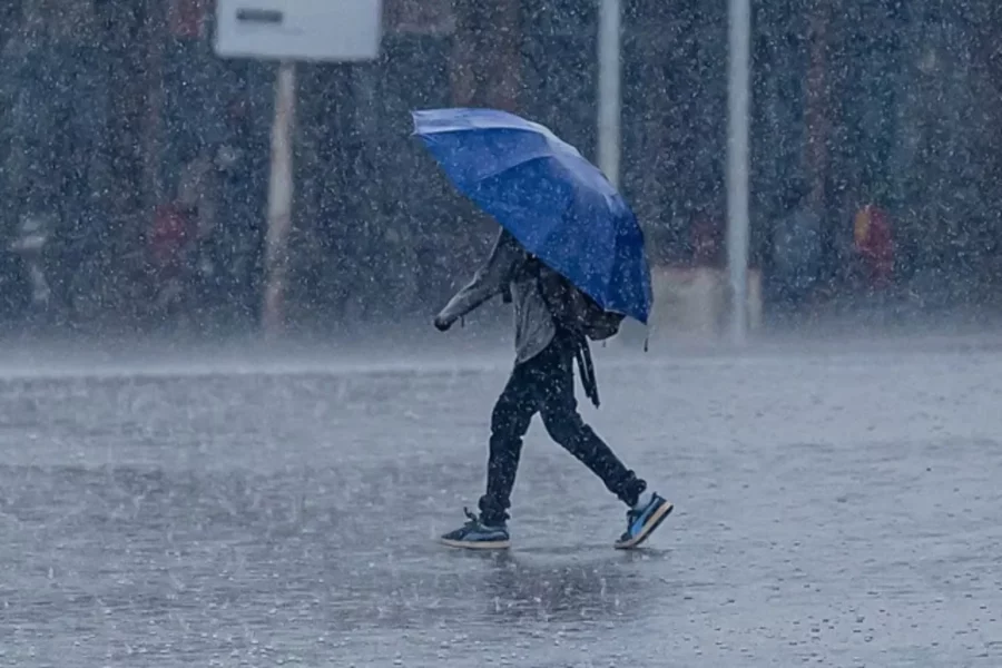 Onda tropical y vaguada provocarán aguaceros y tormentas en varias provincias