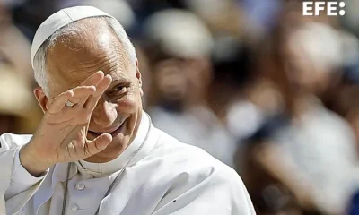 El papa recibe un balón del Mundial de manos de los embajadores de México, EEUU y Canadá - Noticias de hoy en República Dominicana