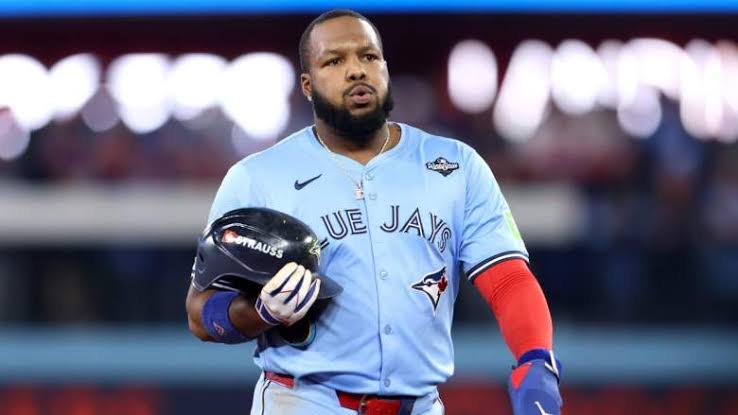Vladimir Guerrero Jr. abandona juego por rigidez en la espalda, pero Toronto descarta gravedad - Noticias de hoy en República Dominicana