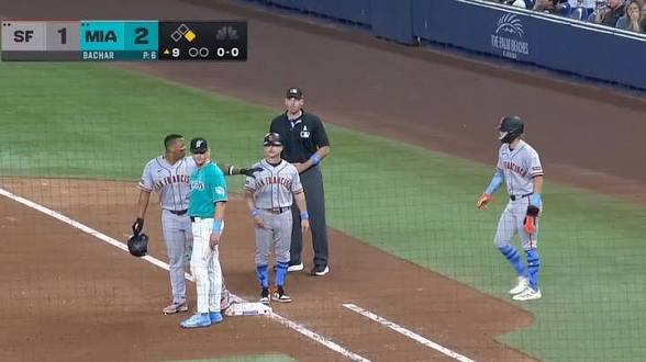Rafael Devers protagoniza momento de tensión al resistirse a salir del juego ante Miami - Noticias de hoy en República Dominicana