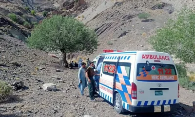 Al menos 40 muertos tras caer un autobús con exceso de pasajeros por un barranco en Pakistán