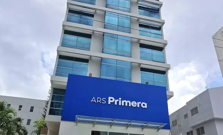 Ministerio de Trabajo convoca diálogo entre Andeclip y las ARS para evitar la suspensión de servicios