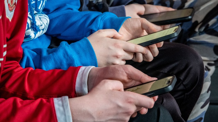 Filipinas estudia restringir redes sociales a menores ante alarma por violencia escolar