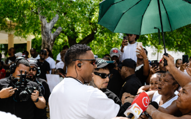 Santiago Matías recibe respaldo en El Seibo y Miches durante jornada de firmas para Dominicanos Primero