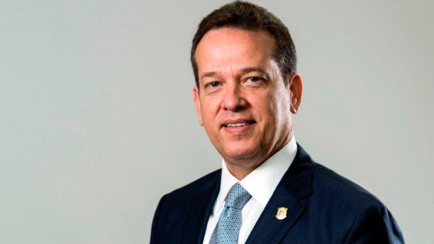 Ito Bisonó es designado ministro de Relaciones Exteriores